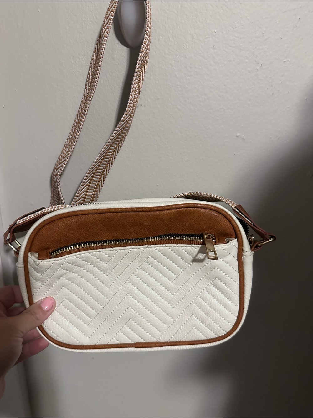 Women's Two-Tone White and Brown Crossbody Bag